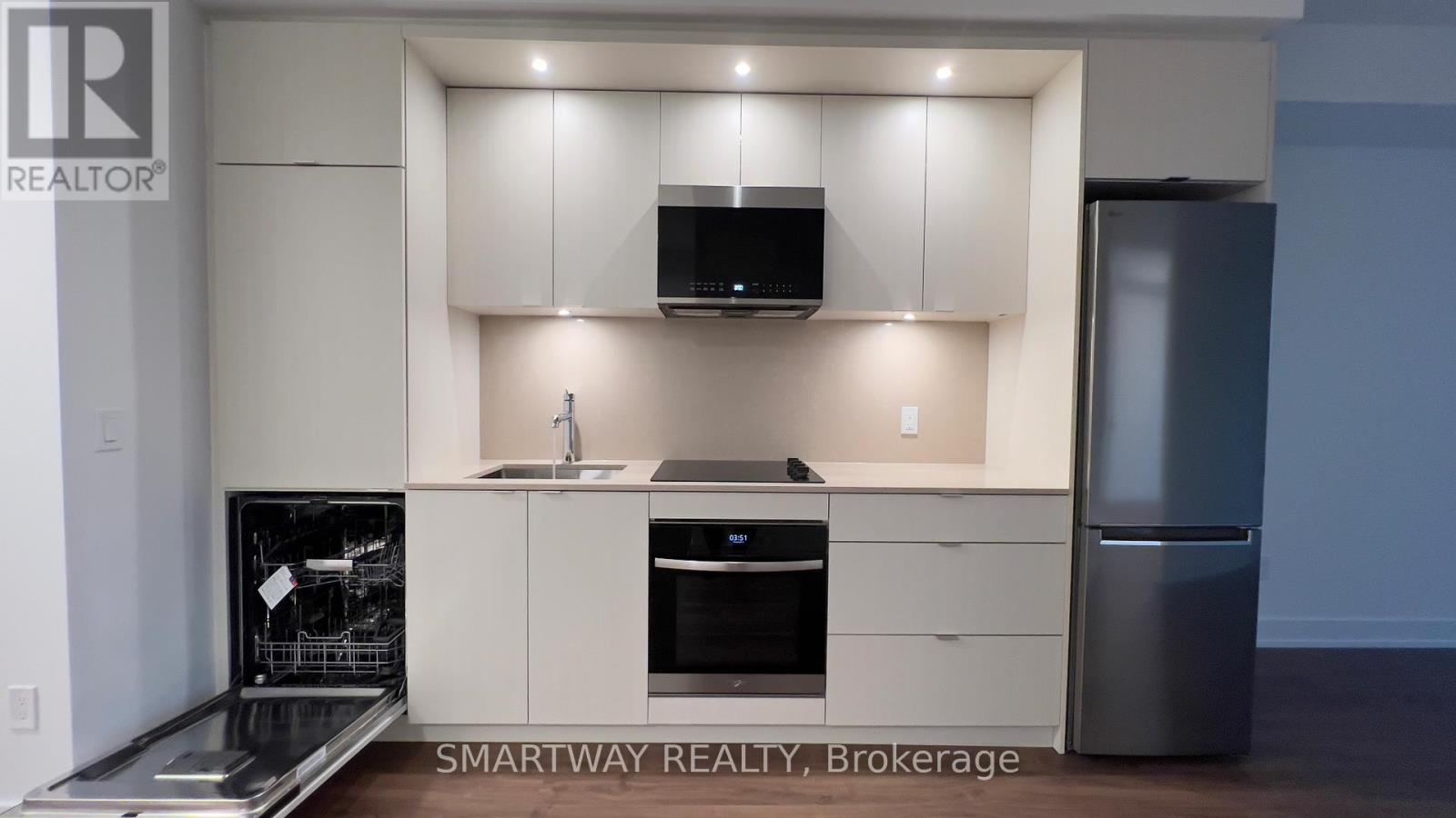 808 - 60 Central Park Roadway, Toronto, Ontario  M9A 0E6 - Photo 18 - W12708892