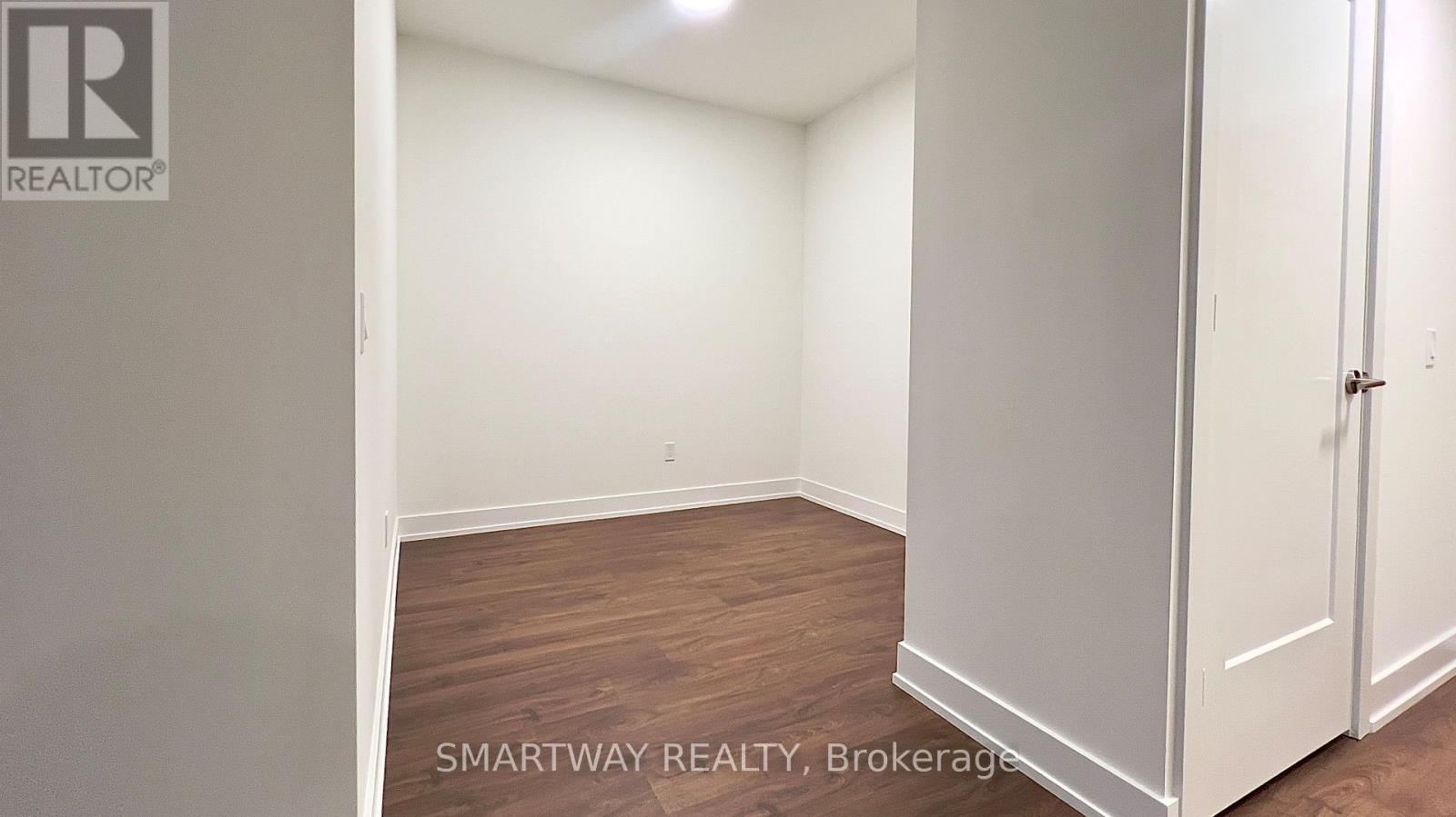 808 - 60 Central Park Roadway, Toronto, Ontario  M9A 0E6 - Photo 11 - W12708892