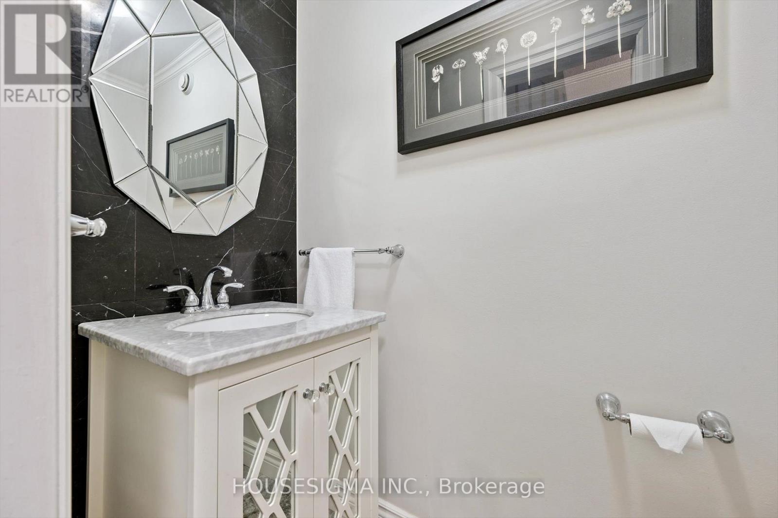 1197 Old Oak Drive, Oakville, Ontario  L6M 3K6 - Photo 12 - W12710250