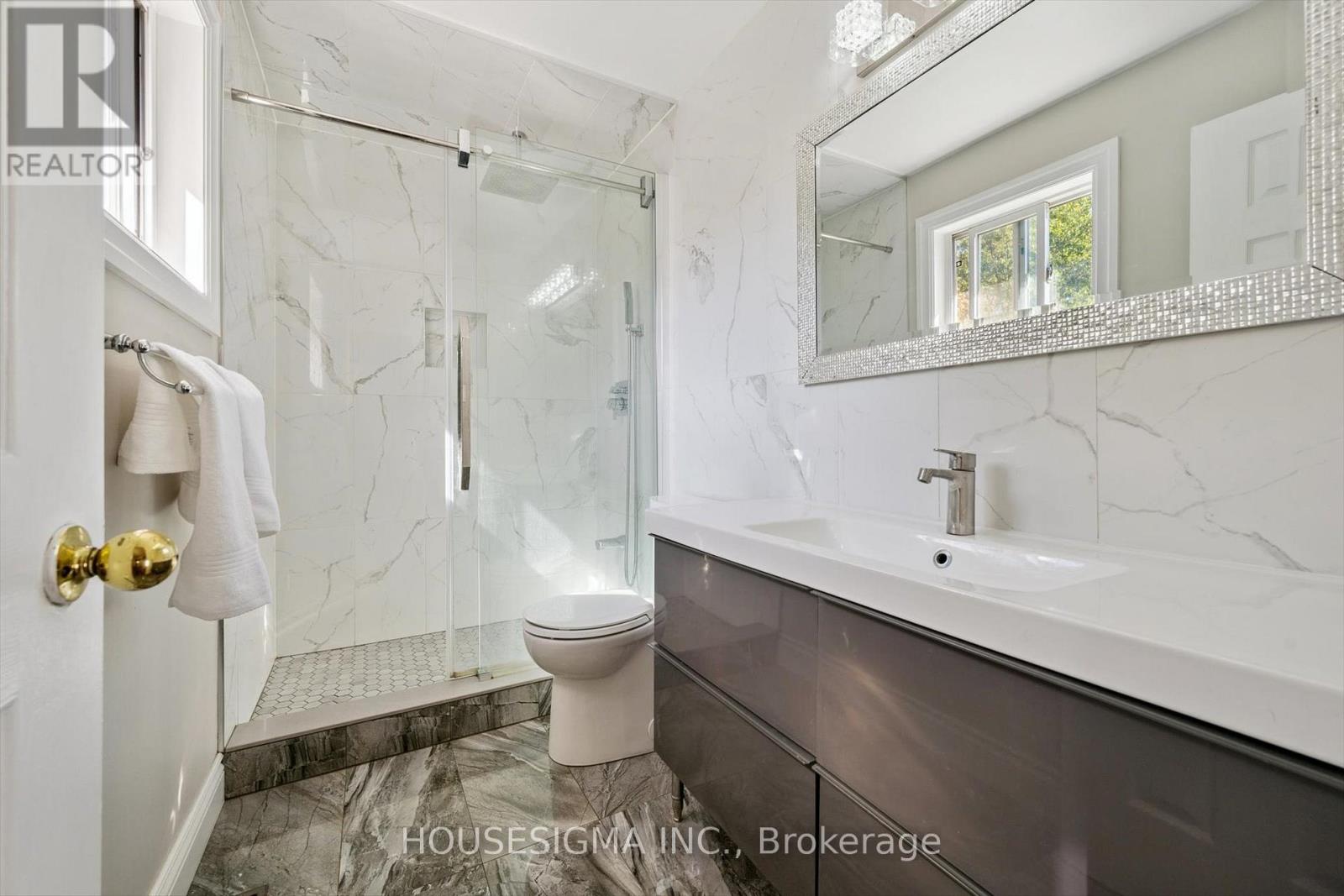 1197 Old Oak Drive, Oakville, Ontario  L6M 3K6 - Photo 17 - W12710250