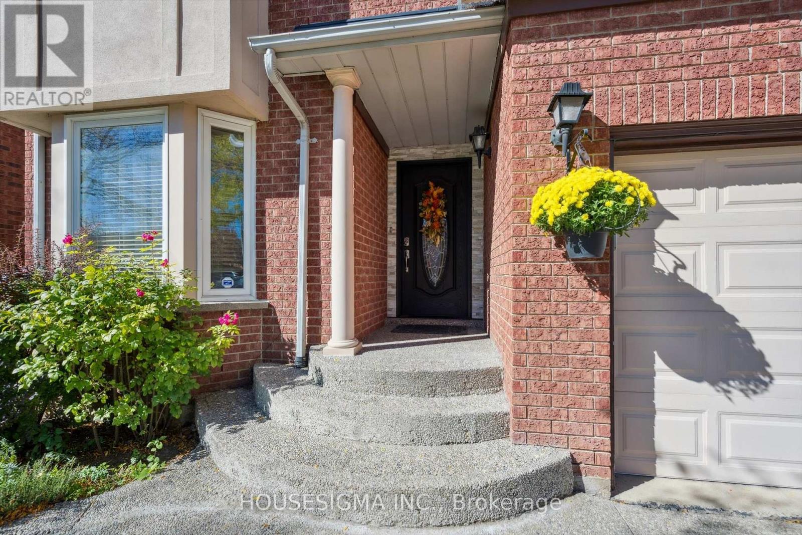 1197 Old Oak Drive, Oakville, Ontario  L6M 3K6 - Photo 2 - W12710250