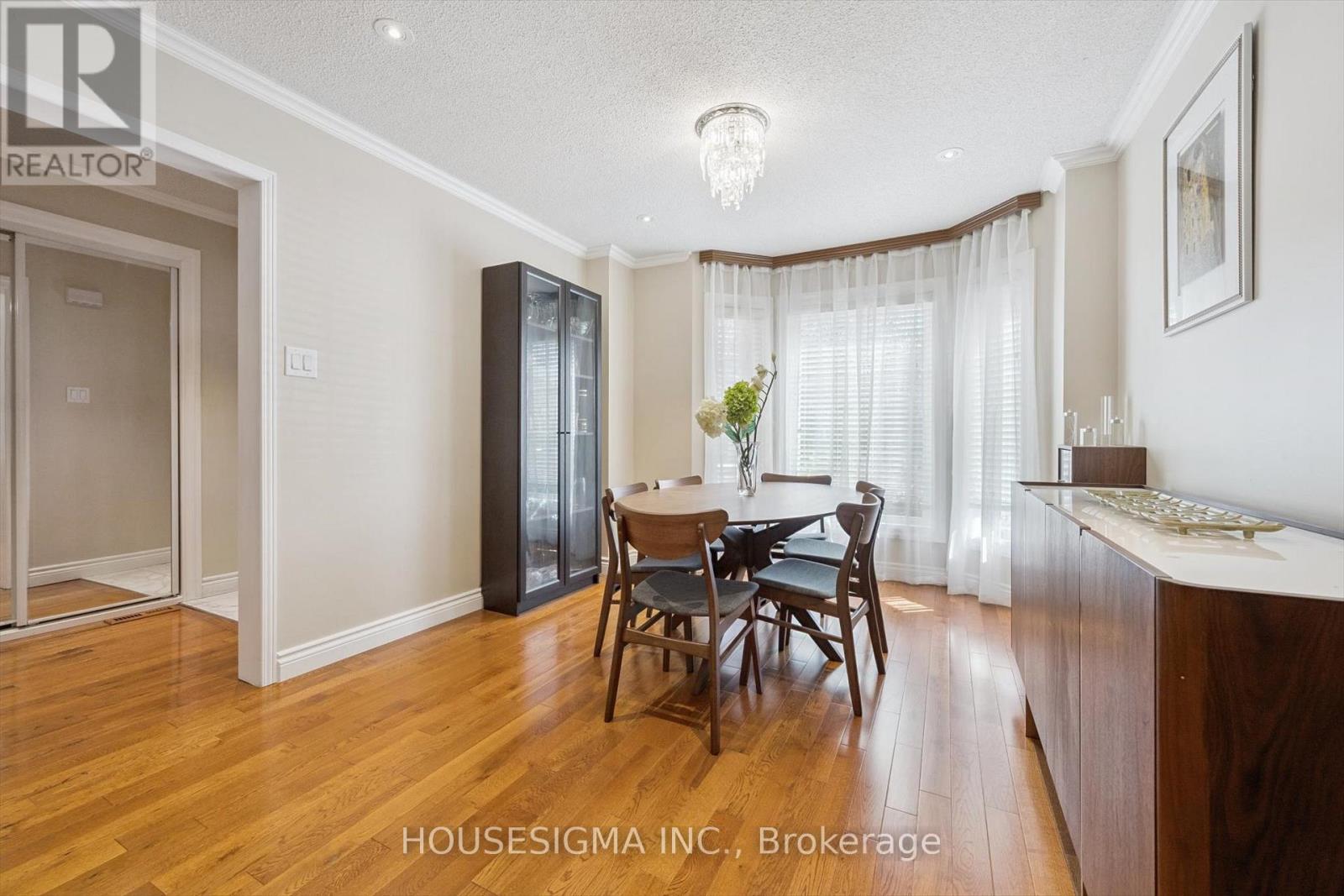 1197 Old Oak Drive, Oakville, Ontario  L6M 3K6 - Photo 5 - W12710250