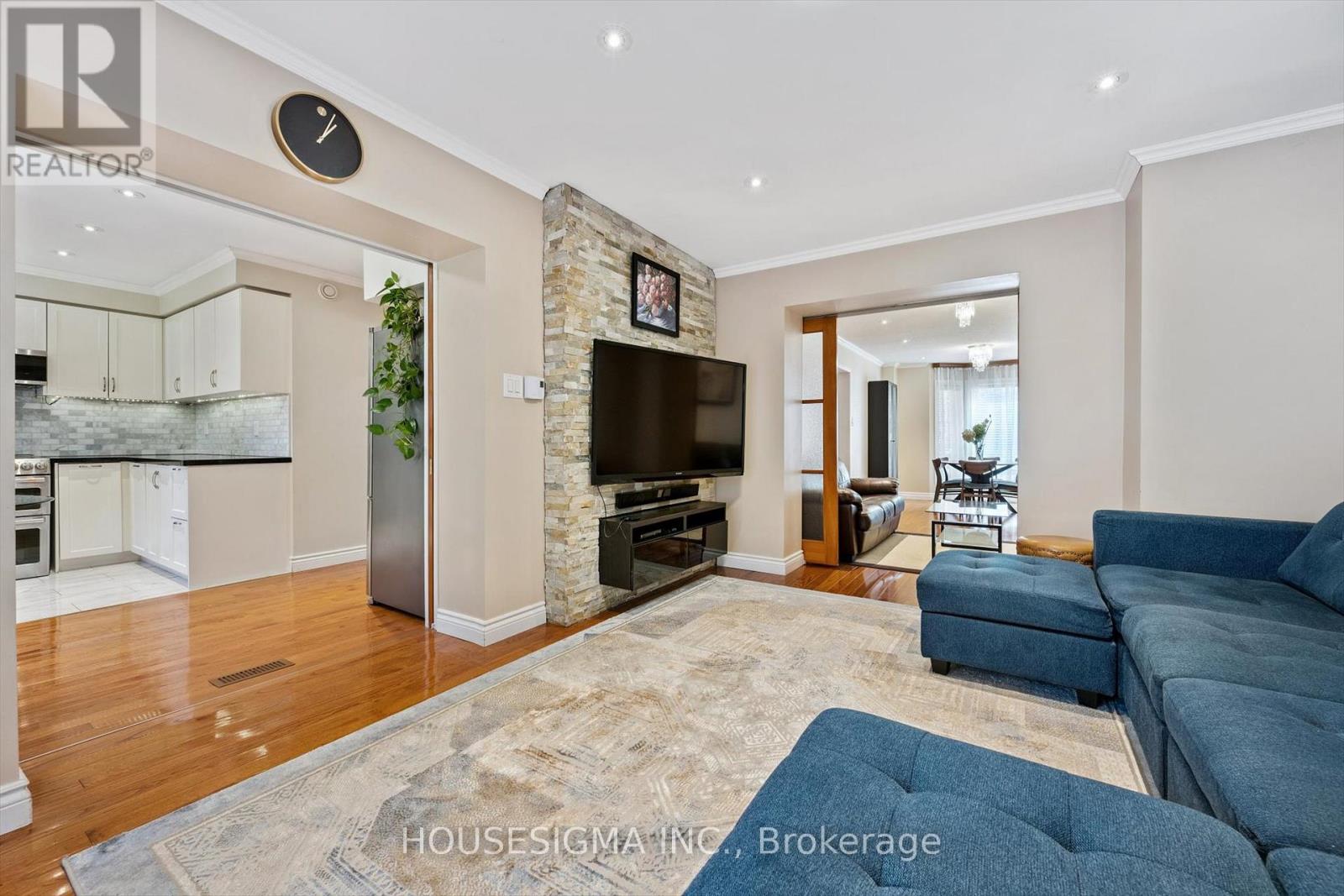 1197 Old Oak Drive, Oakville, Ontario  L6M 3K6 - Photo 8 - W12710250