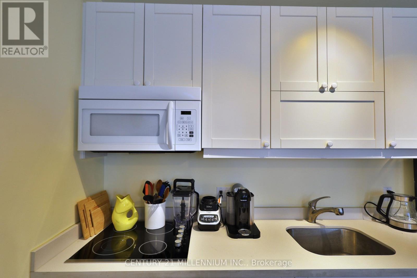 Unit #2 - 10 Zina Street, Orangeville, Ontario  L9W 1E1 - Photo 11 - W12710296