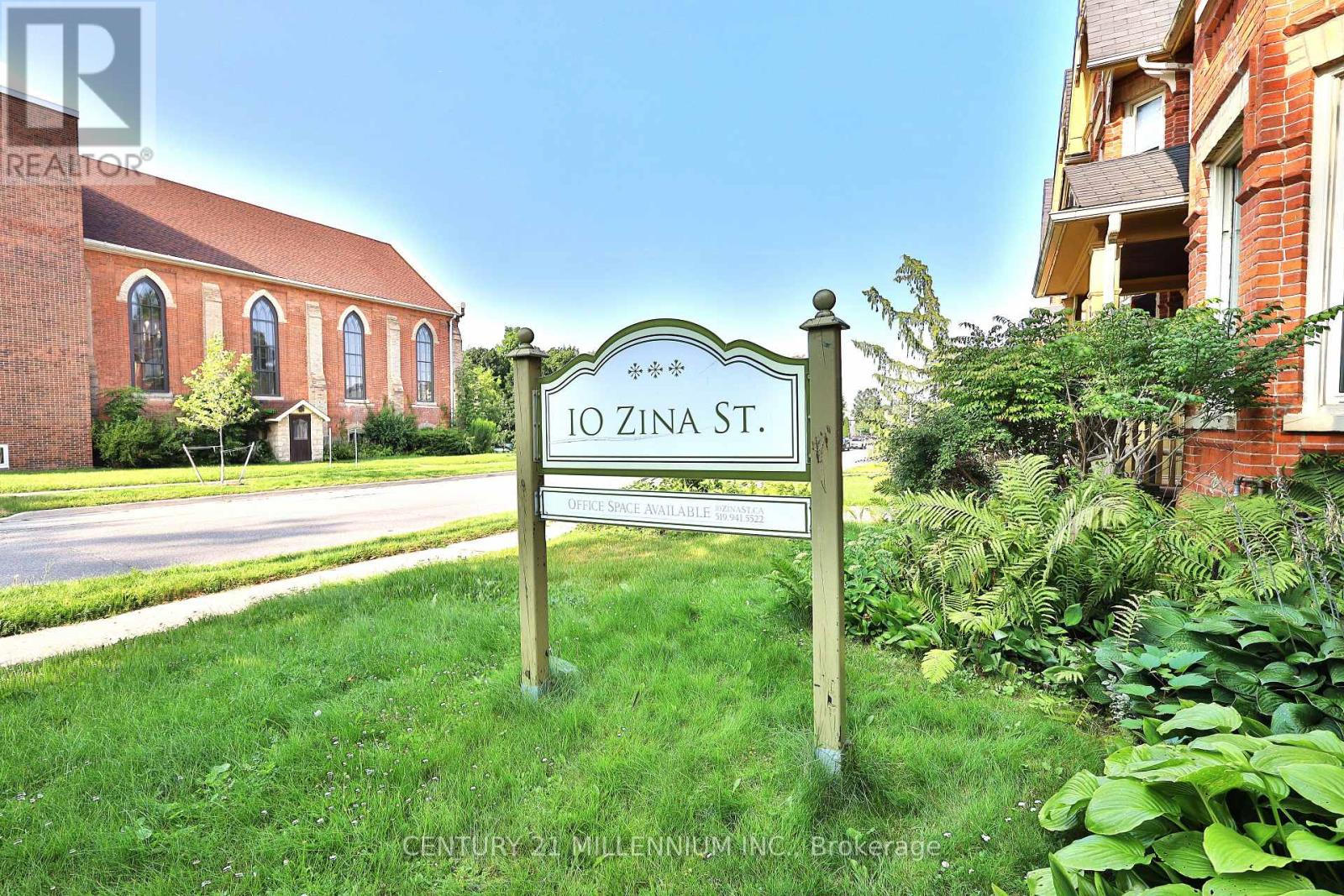 Unit #2 - 10 Zina Street, Orangeville, Ontario  L9W 1E1 - Photo 4 - W12710296