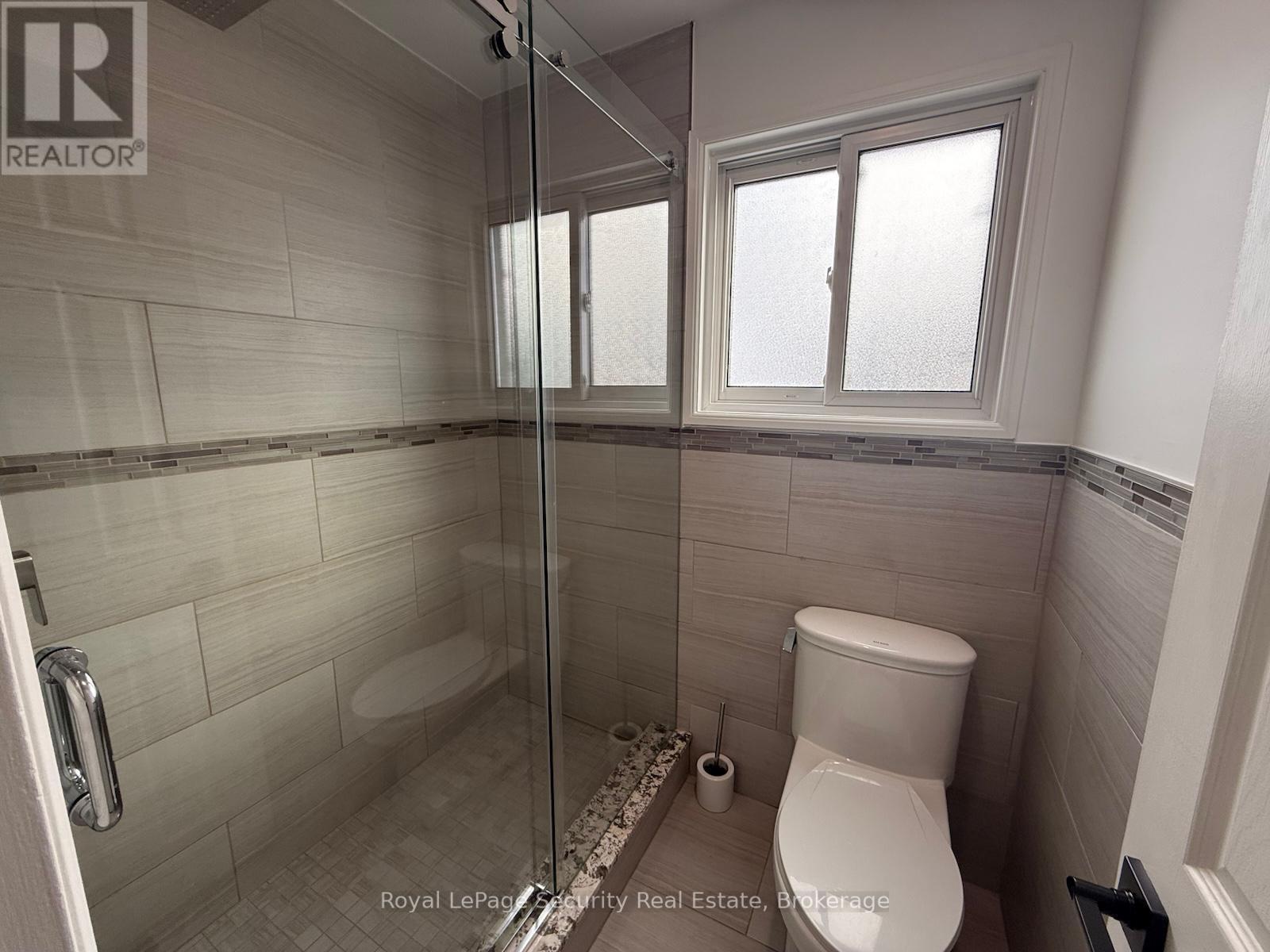 3370 Rhonda Valley, Mississauga, Ontario  L5A 3E9 - Photo 12 - W12710298