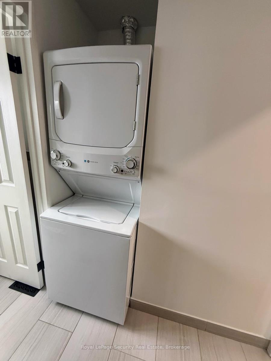 3370 Rhonda Valley, Mississauga, Ontario  L5A 3E9 - Photo 13 - W12710298