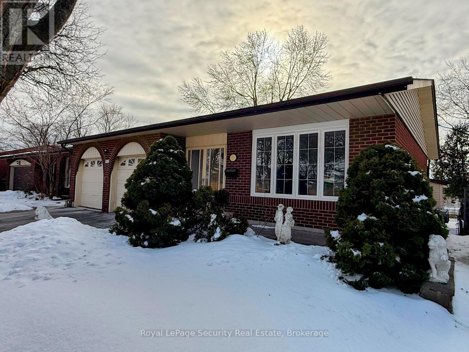 3370 Rhonda Valley, Mississauga, Ontario  L5A 3E9 - Photo 2 - W12710298