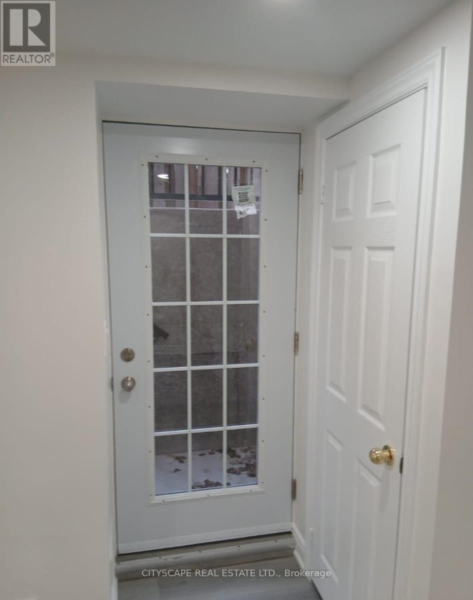 Bsmt - 1325 Beauty Bush Court, Mississauga, Ontario  L5V 1K4 - Photo 10 - W12710316