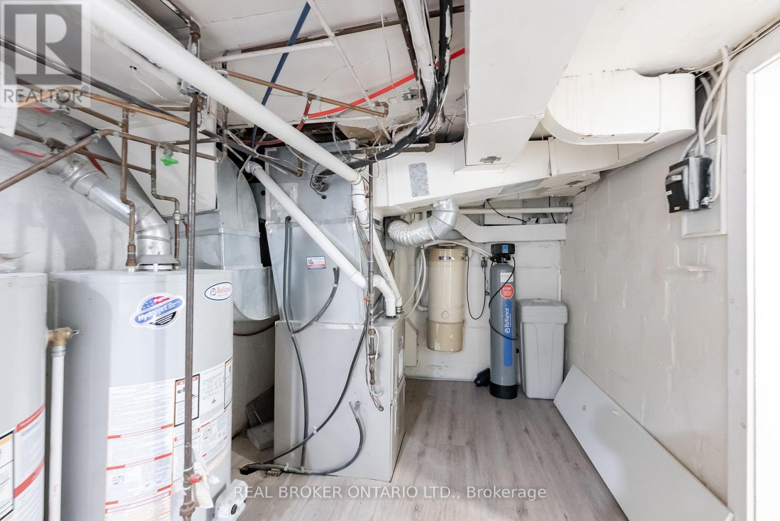 Bsmt - 256 The Kingsway, Toronto, Ontario  M9A 3T5 - Photo 11 - W12710358