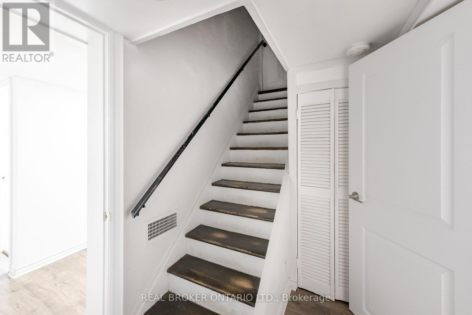 Bsmt - 256 The Kingsway, Toronto, Ontario  M9A 3T5 - Photo 13 - W12710358