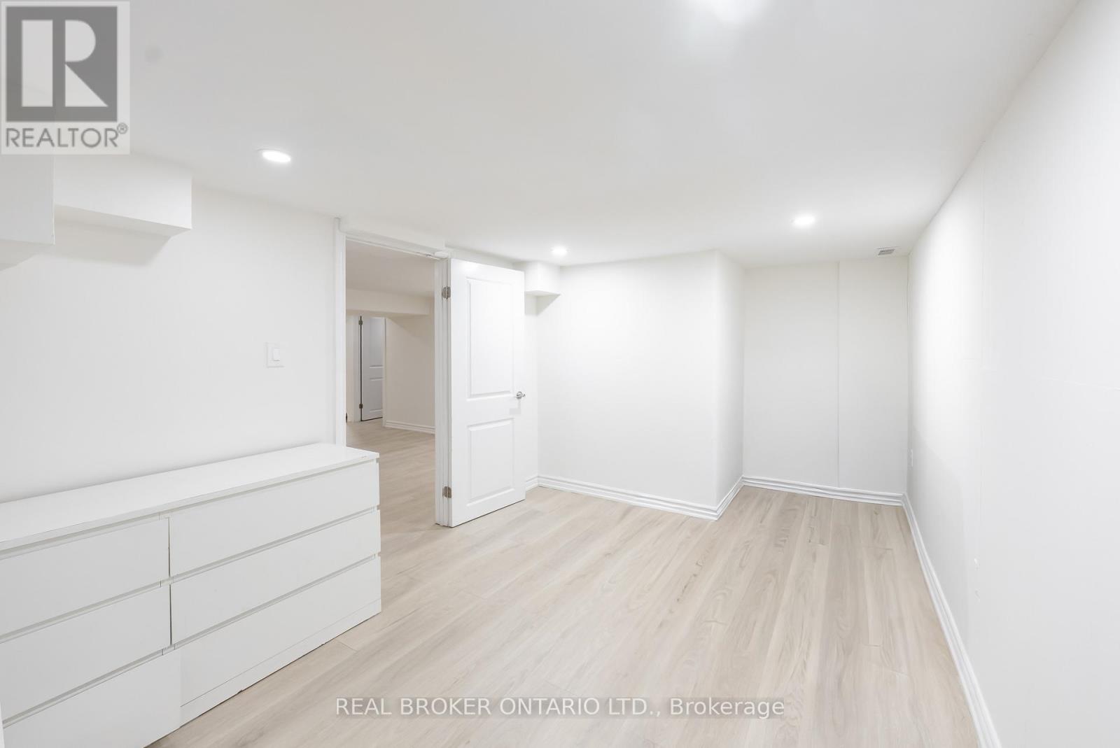 Bsmt - 256 The Kingsway, Toronto, Ontario  M9A 3T5 - Photo 22 - W12710358