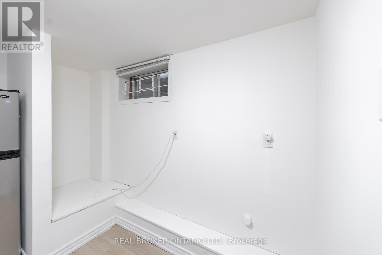 Bsmt - 256 The Kingsway, Toronto, Ontario  M9A 3T5 - Photo 24 - W12710358