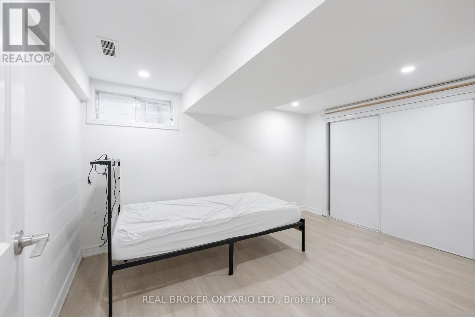 Bsmt - 256 The Kingsway, Toronto, Ontario  M9A 3T5 - Photo 27 - W12710358