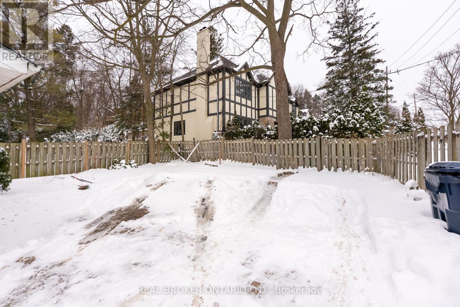 Bsmt - 256 The Kingsway, Toronto, Ontario  M9A 3T5 - Photo 28 - W12710358