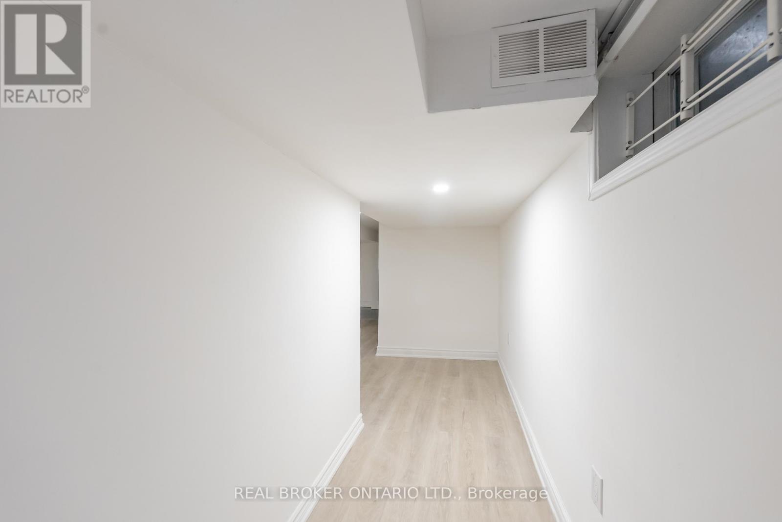 Bsmt - 256 The Kingsway, Toronto, Ontario  M9A 3T5 - Photo 5 - W12710358