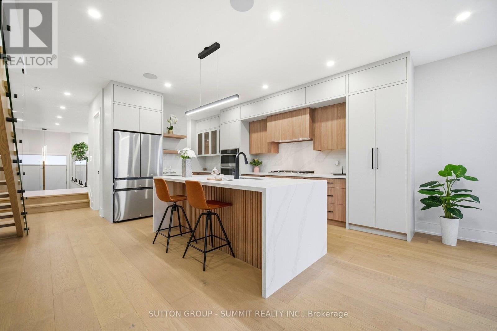 1228 Alexandra Avenue, Mississauga, Ontario  L5E 2A5 - Photo 16 - W12710392