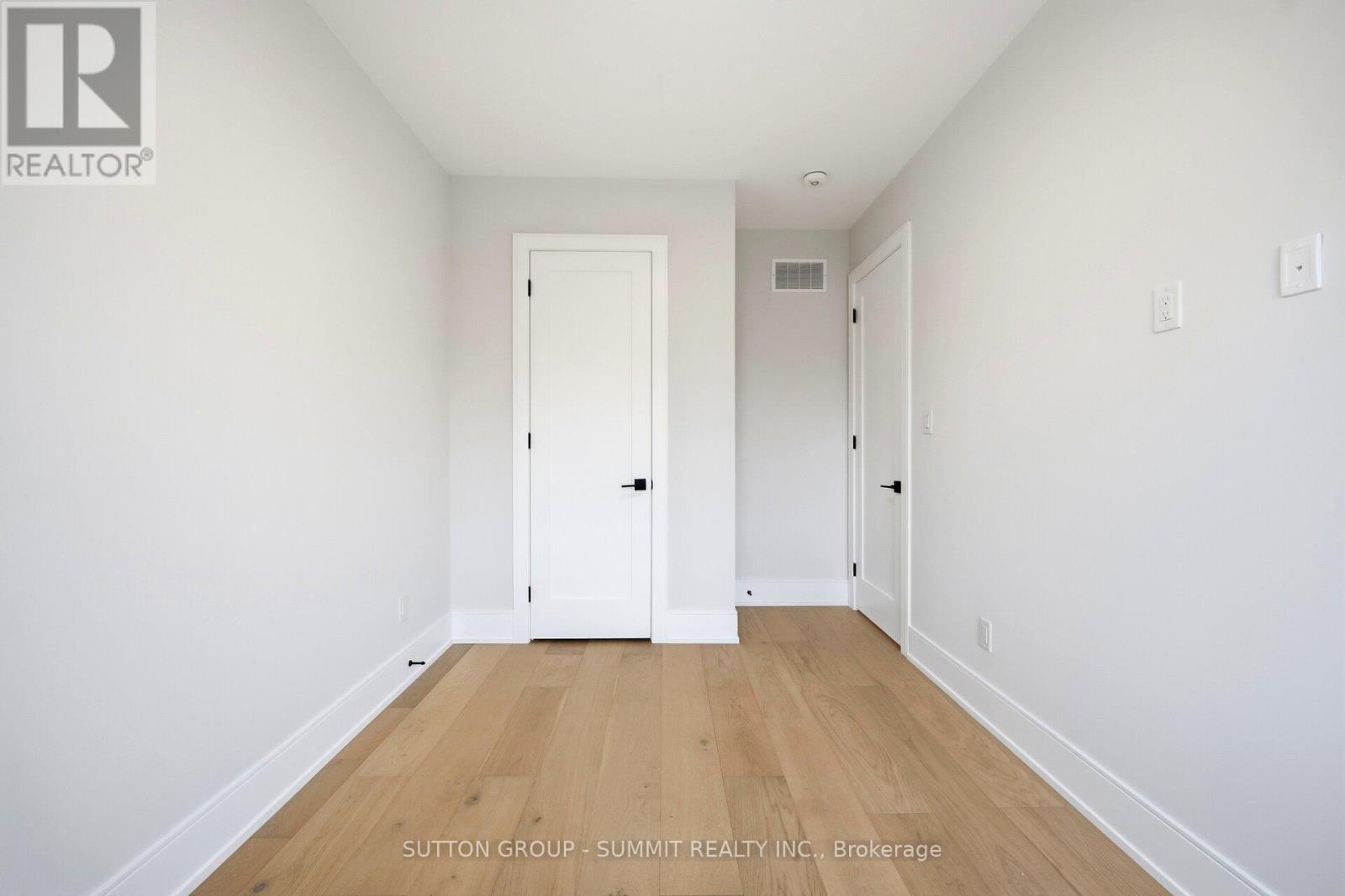 1228 Alexandra Avenue, Mississauga, Ontario  L5E 2A5 - Photo 38 - W12710392