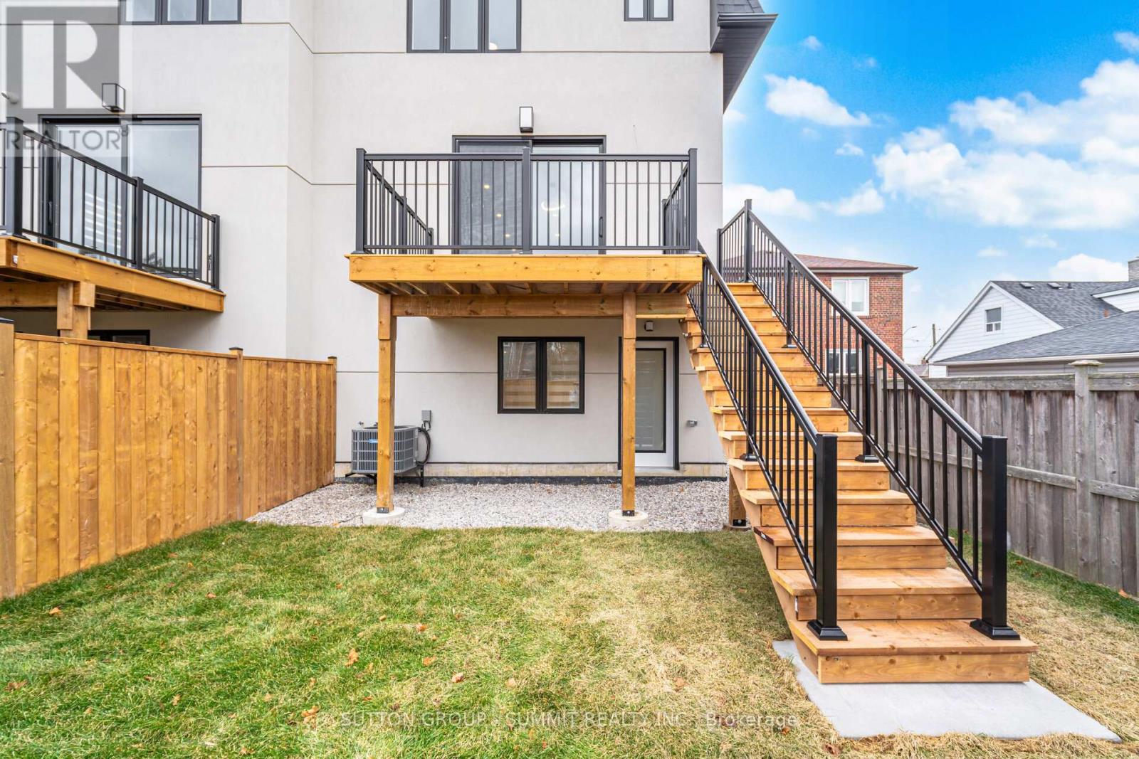 1228 Alexandra Avenue, Mississauga, Ontario  L5E 2A5 - Photo 48 - W12710392