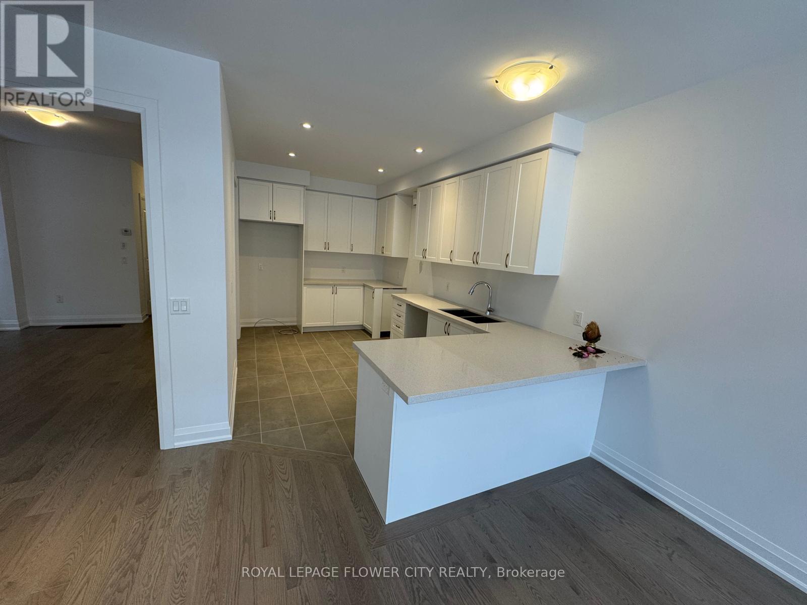 3193 Crystal Drive, Oakville, Ontario  L6M 0W8 - Photo 13 - W12710400