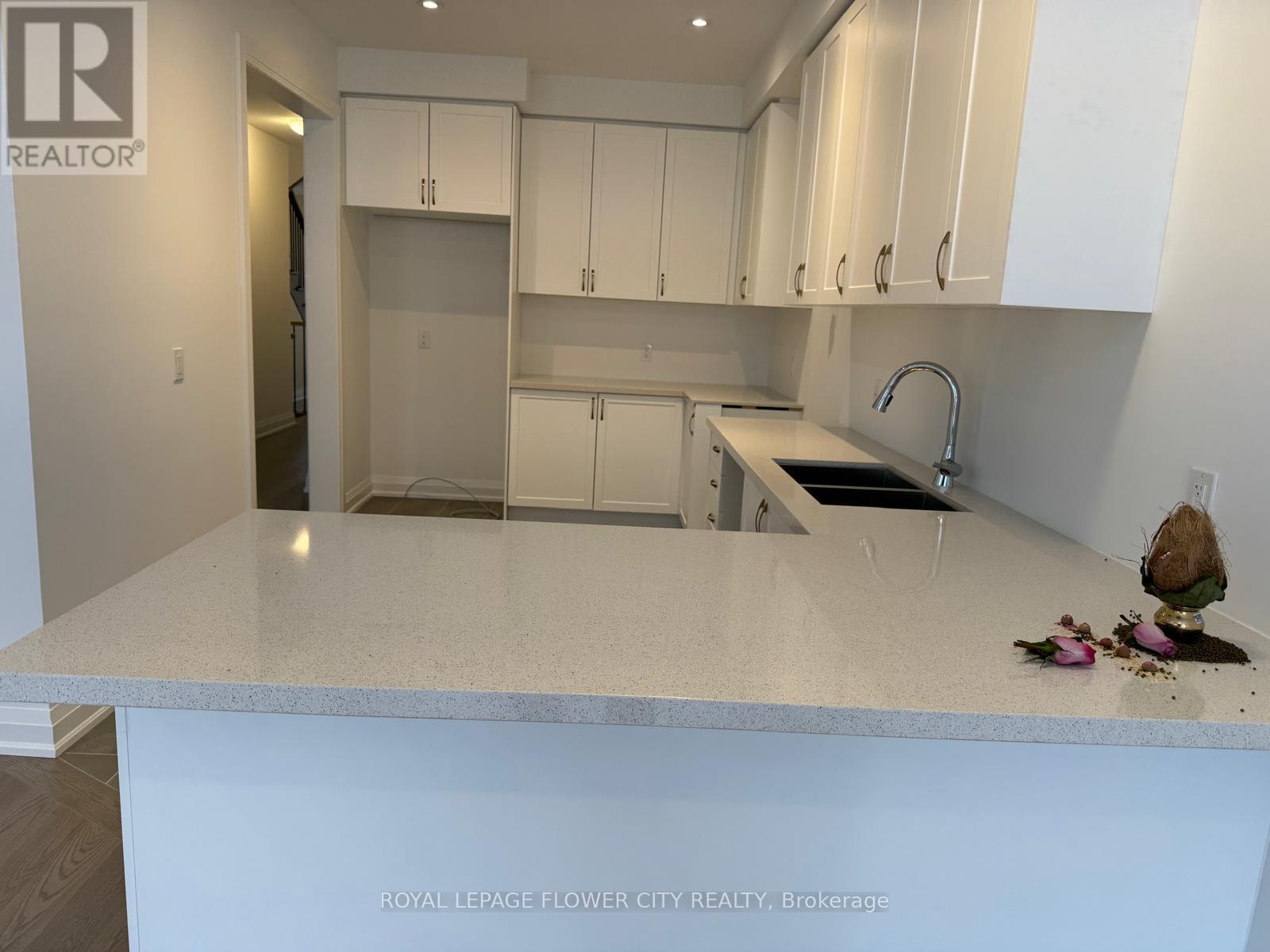 3193 Crystal Drive, Oakville, Ontario  L6M 0W8 - Photo 14 - W12710400