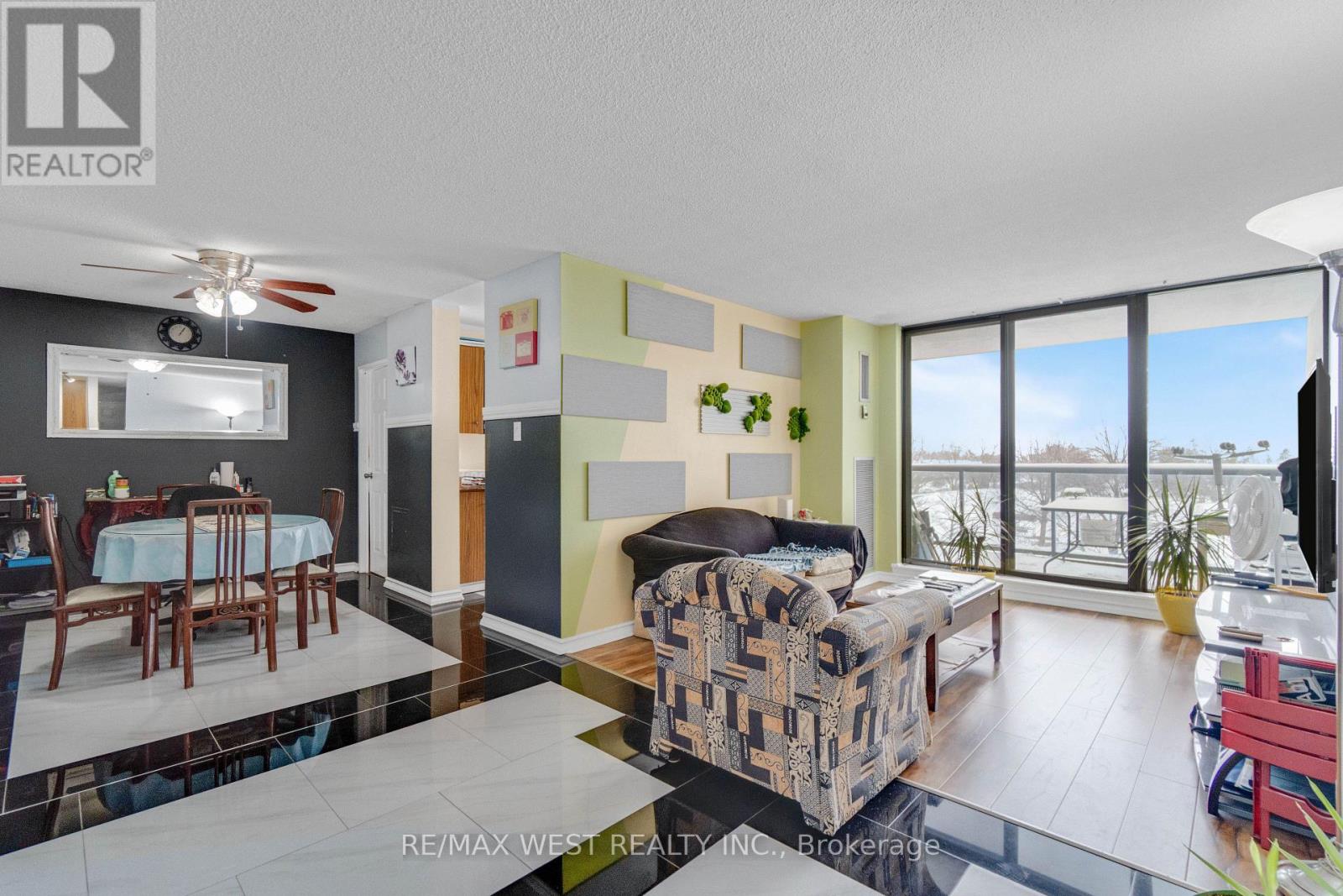 407 - 21 Knightsbridge Road, Brampton, Ontario  L6T 3Y1 - Photo 3 - W12710416