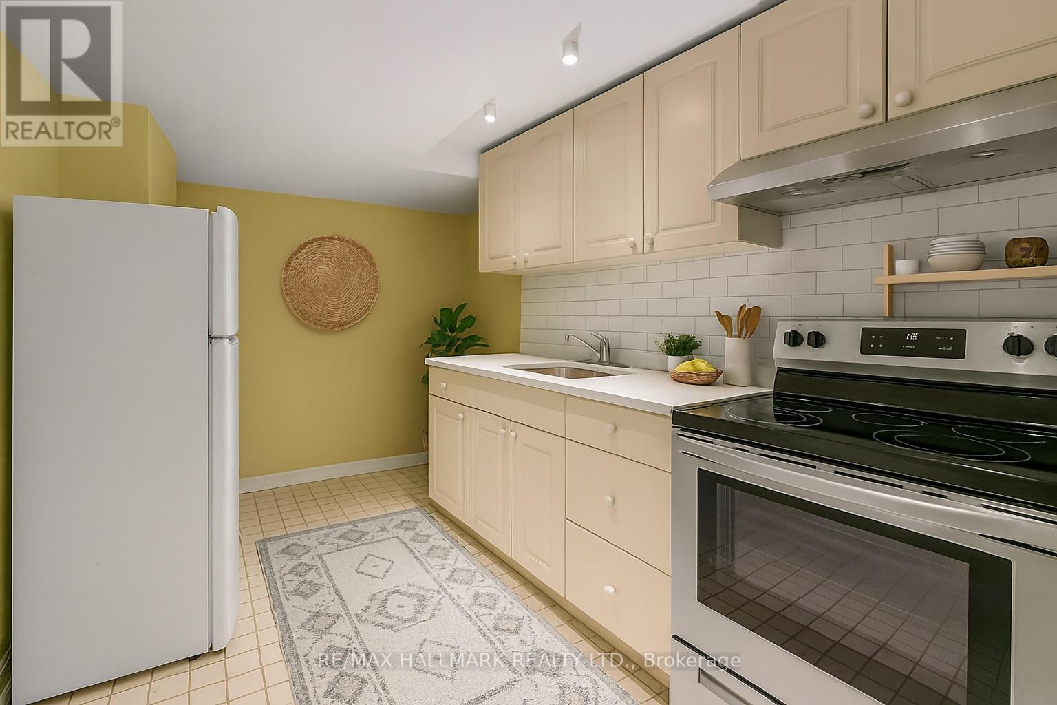 Lower - 2112 Truscott Drive, Mississauga, Ontario  L5J 2A6 - Photo 4 - W12710418