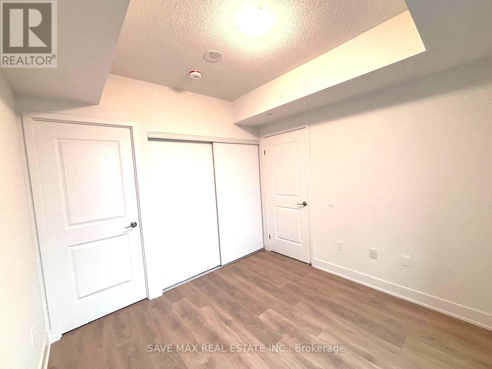 1301 - 204 Burnhamthorpe Road E, Mississauga, Ontario  L5A 0B3 - Photo 14 - W12710450