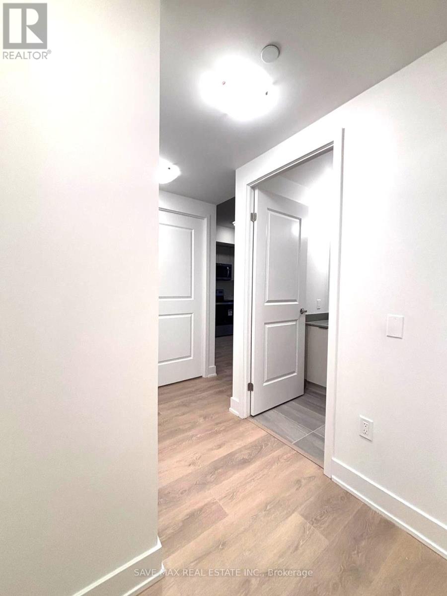 1301 - 204 Burnhamthorpe Road E, Mississauga, Ontario  L5A 0B3 - Photo 17 - W12710450