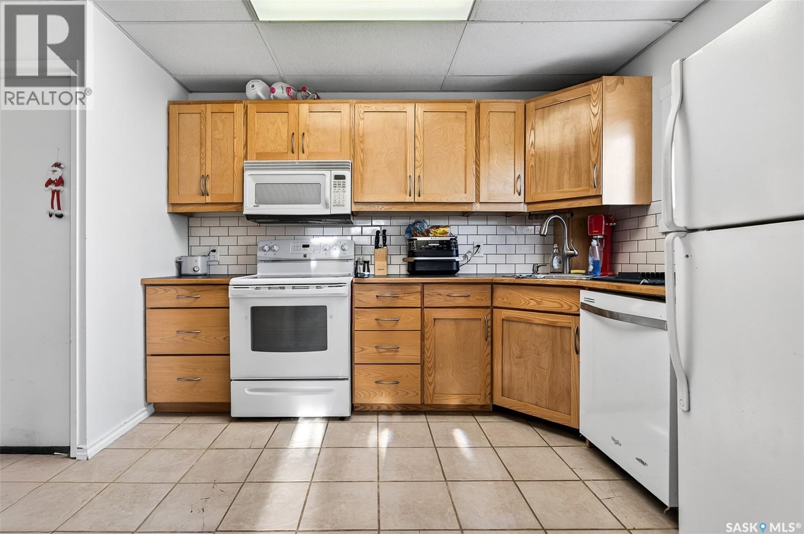 1117 Chestnut Avenue, Moose Jaw, Saskatchewan  S6H 1A9 - Photo 13 - SK027004