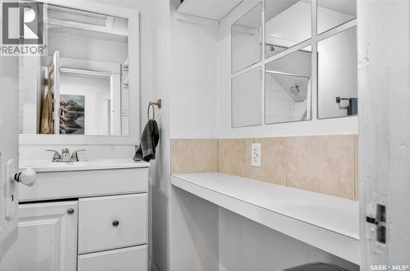 1117 Chestnut Avenue, Moose Jaw, Saskatchewan  S6H 1A9 - Photo 24 - SK027004