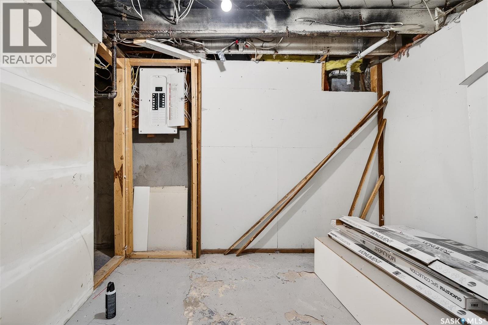 1117 Chestnut Avenue, Moose Jaw, Saskatchewan  S6H 1A9 - Photo 34 - SK027004