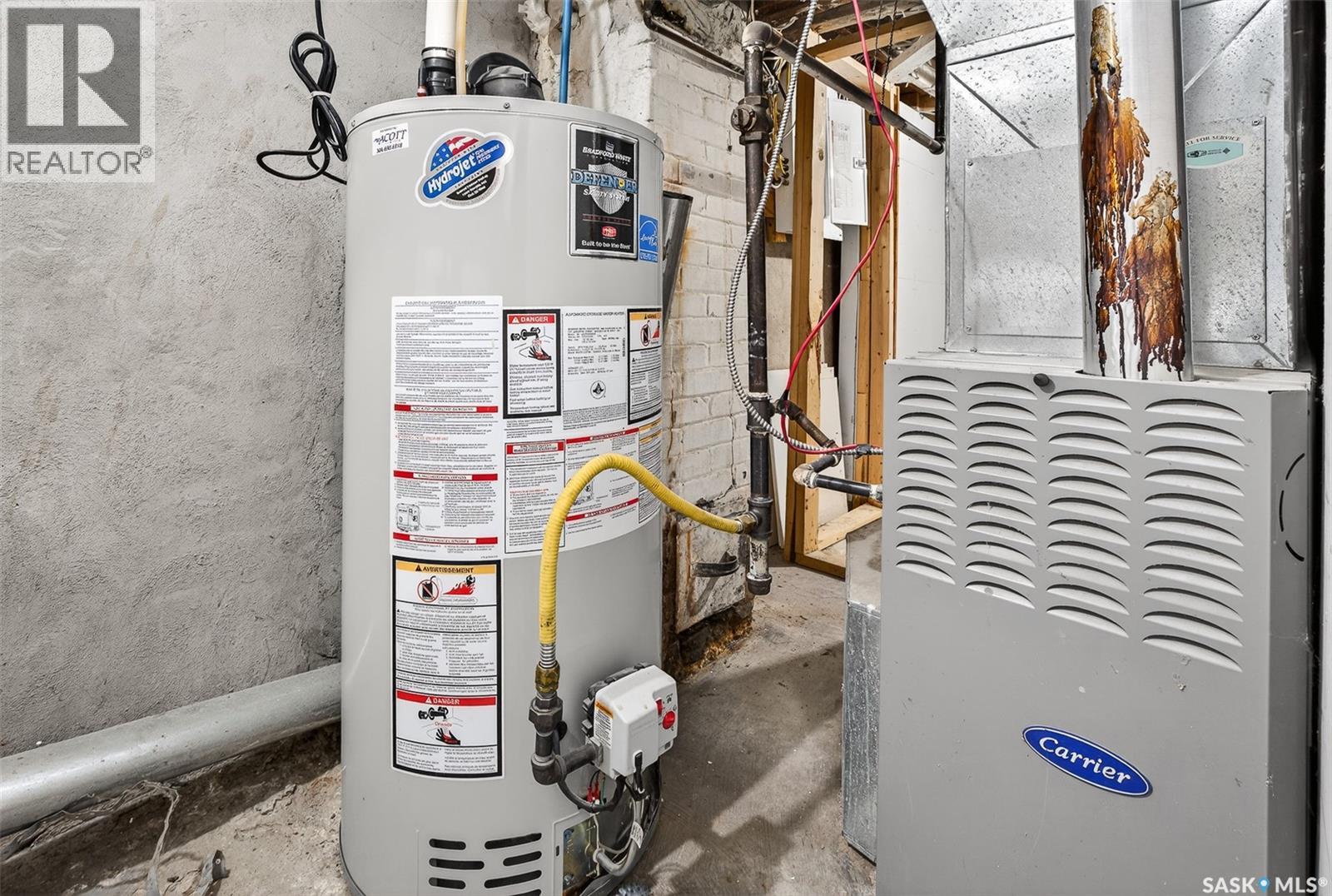 1117 Chestnut Avenue, Moose Jaw, Saskatchewan  S6H 1A9 - Photo 35 - SK027004