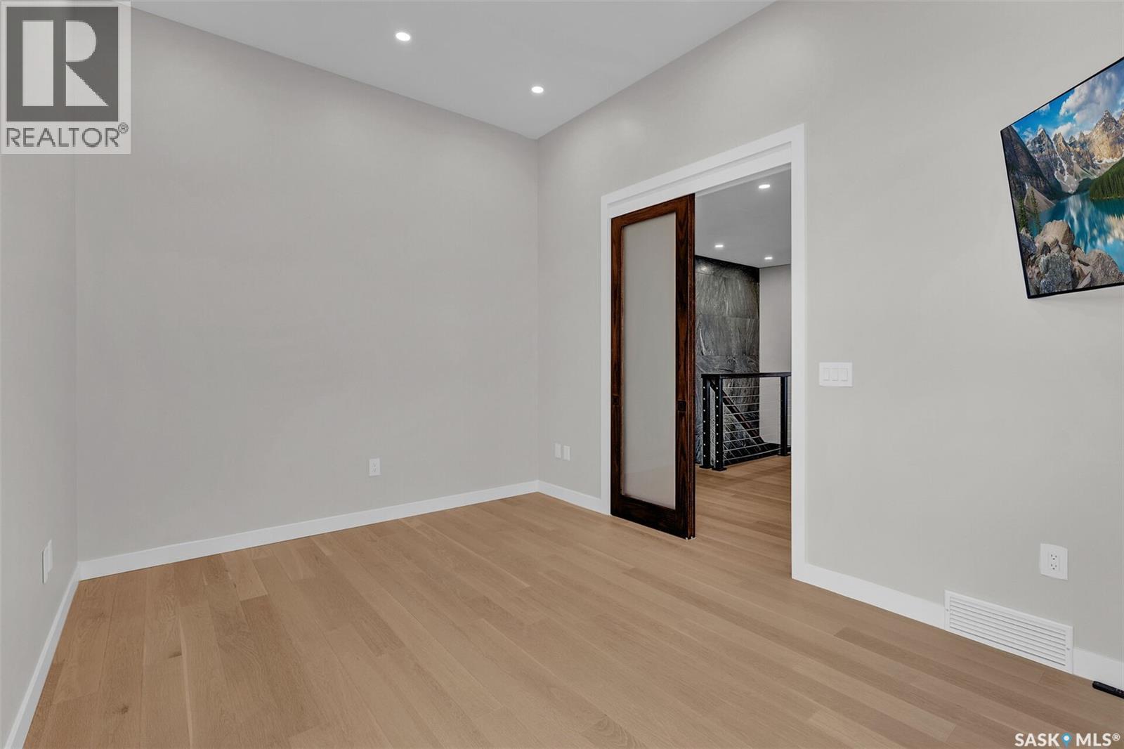 8267 Wascana Gardens Point, Regina, Saskatchewan  S4V 1G8 - Photo 19 - SK025134