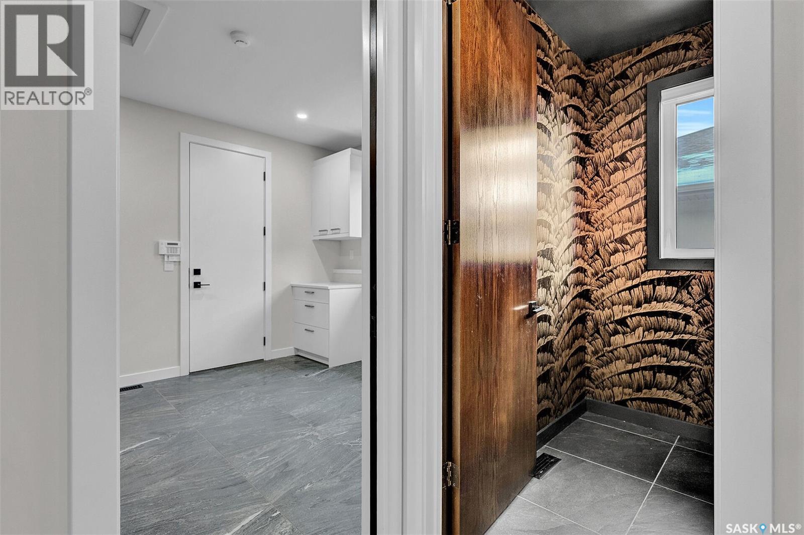 8267 Wascana Gardens Point, Regina, Saskatchewan  S4V 1G8 - Photo 31 - SK025134