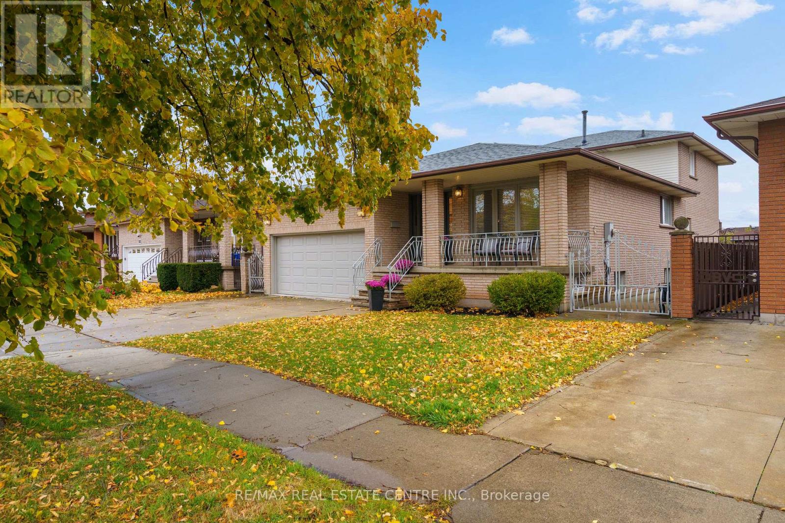 66 Ellington Avenue, Hamilton, Ontario  L8E 3T6 - Photo 3 - X12710350