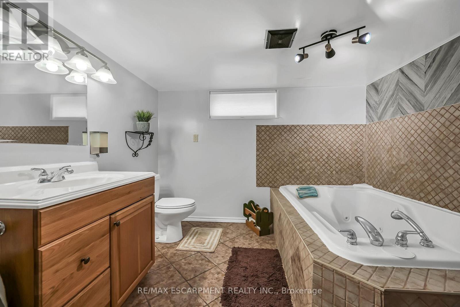 4 Clifford Street, Norfolk, Ontario  N0A 1N0 - Photo 36 - X12710458