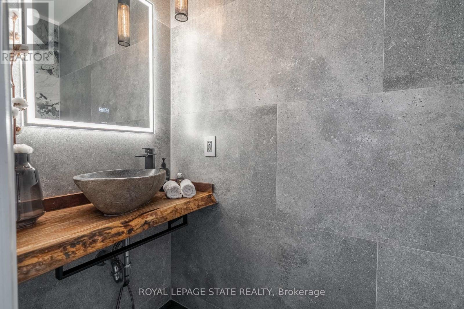 22 - 35 Midhurst Heights, Hamilton, Ontario  L8J 0K9 - Photo 6 - X12710466