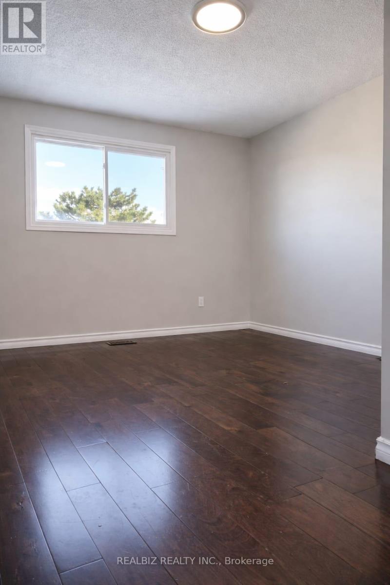 175 Napoli Court, Hamilton, Ontario  L9C 7A2 - Photo 10 - X12710488