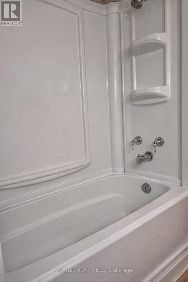 175 Napoli Court, Hamilton, Ontario  L9C 7A2 - Photo 15 - X12710488