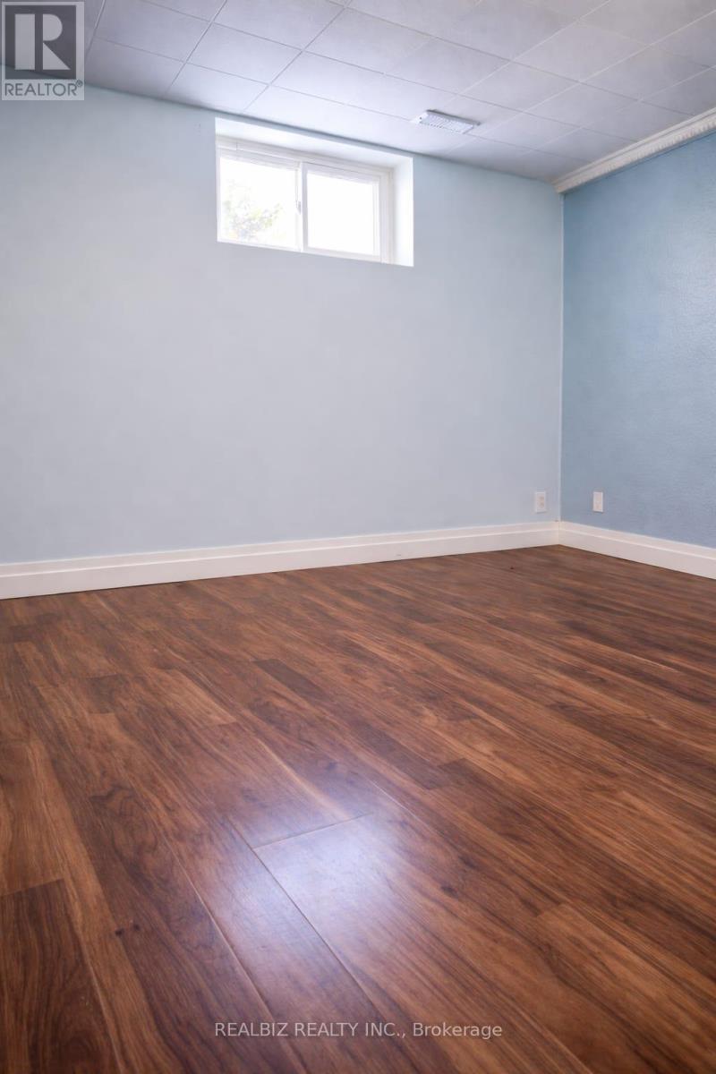 175 Napoli Court, Hamilton, Ontario  L9C 7A2 - Photo 8 - X12710488