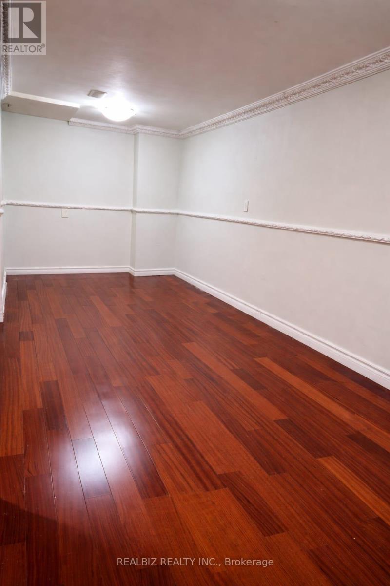 175 Napoli Court, Hamilton, Ontario  L9C 7A2 - Photo 9 - X12710488