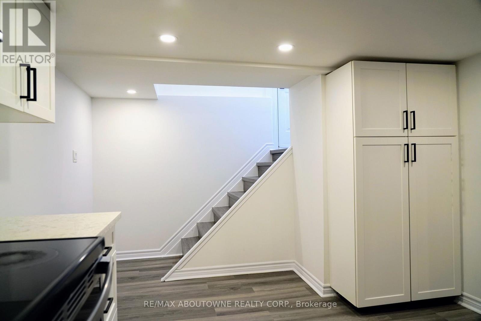 Lower - 93 East 31st Street, Hamilton, Ontario  L8V 3N9 - Photo 5 - X12710496