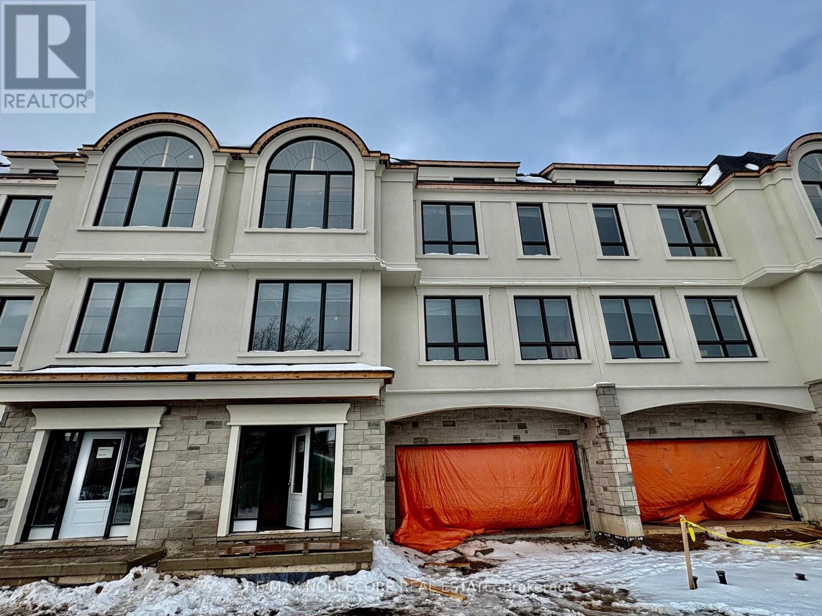 1 Lake Street, Grimsby, Ontario  L3M 2G4 - Photo 3 - X12710510