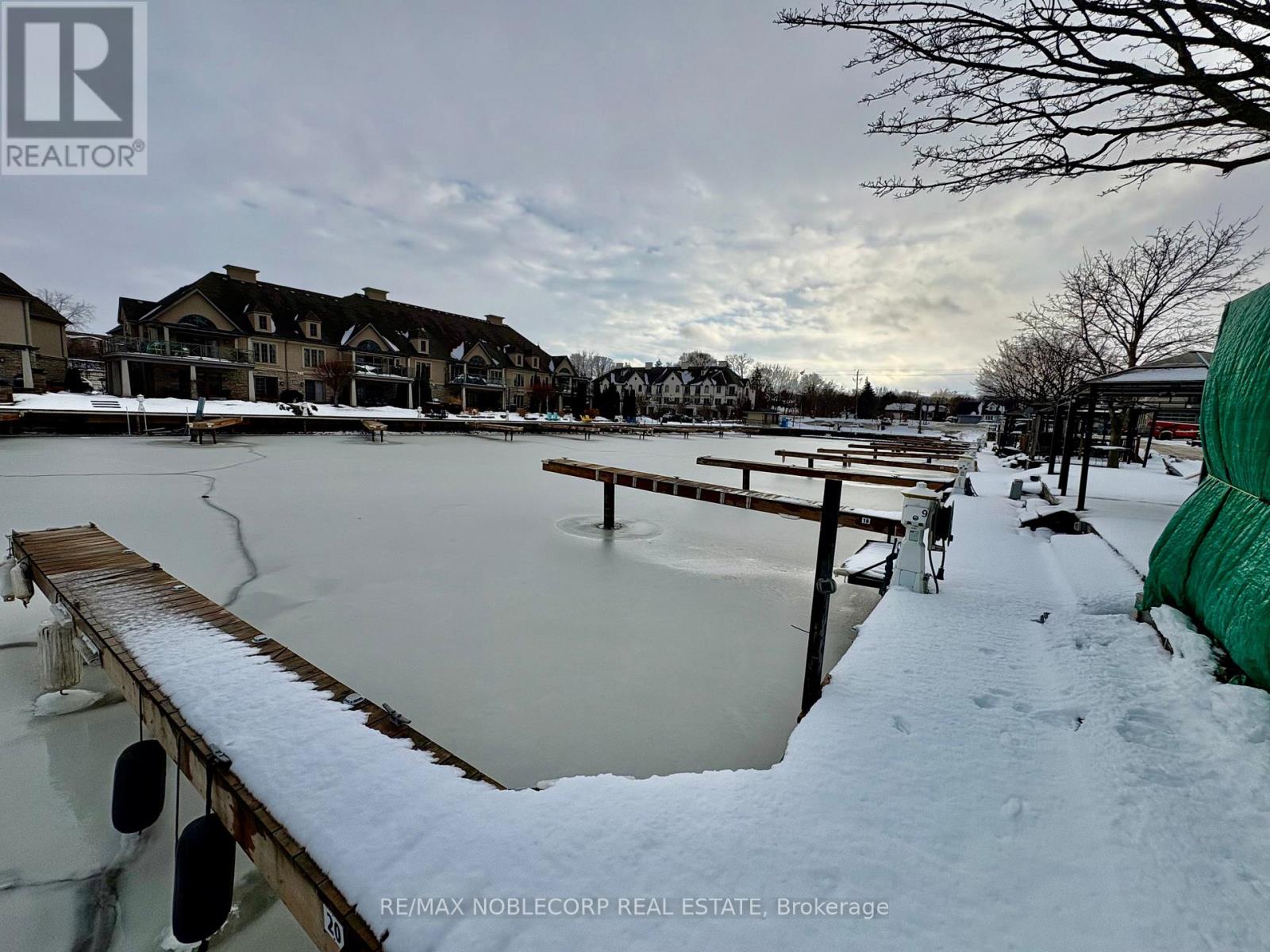 1 Lake Street, Grimsby, Ontario  L3M 2G4 - Photo 8 - X12710510