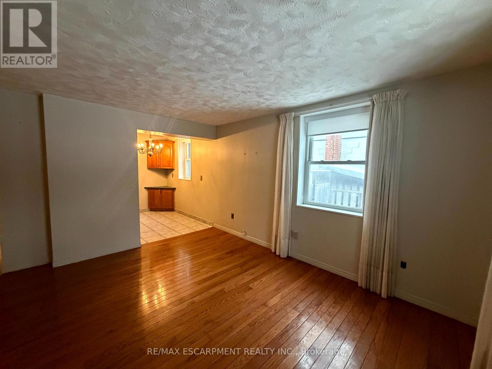 92 Gary Avenue, Hamilton, Ontario  L8S 1Y5 - Photo 12 - X12710528