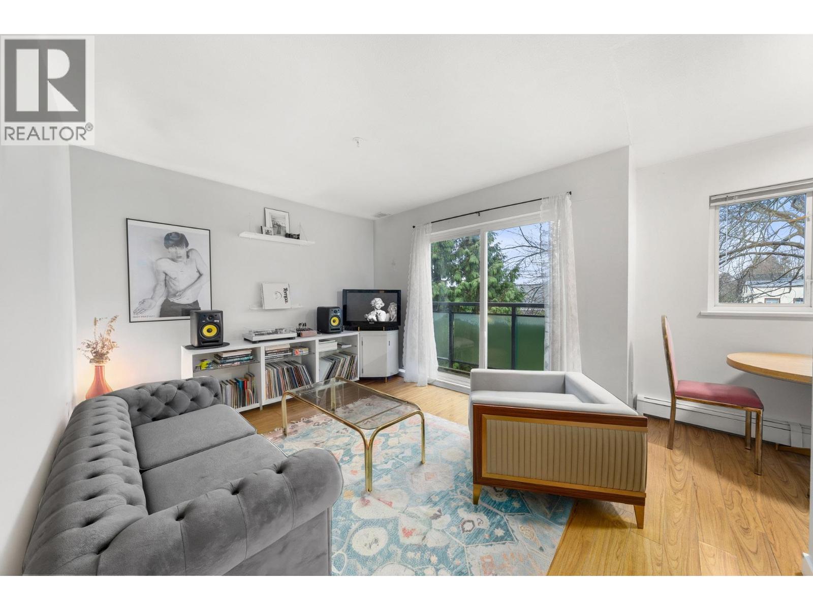 401 33 N Templeton Drive, Vancouver, British Columbia  V5L 3C9 - Photo 1 - R3080546