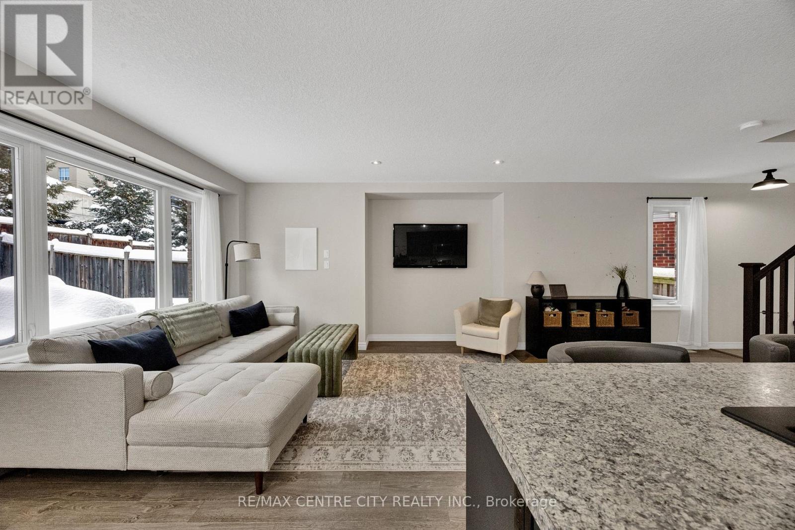 6929 Vallas Circle, London South (South V), Ontario  N6P 0V4 - Photo 11 - X12710592