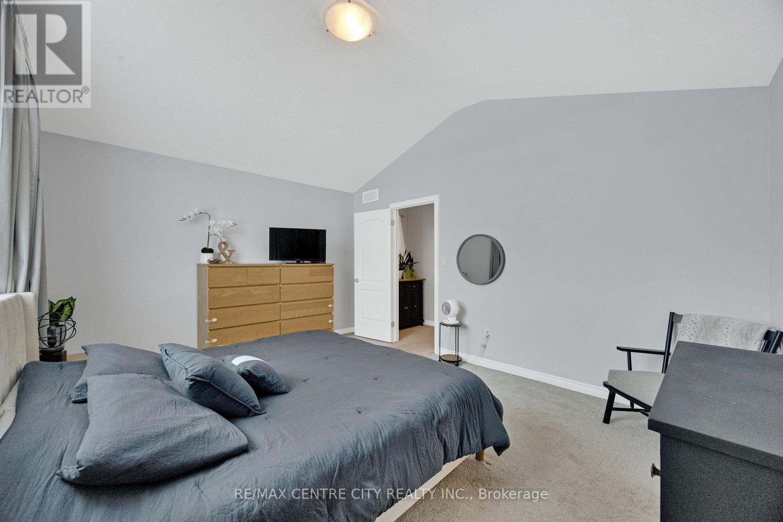 6929 Vallas Circle, London South (South V), Ontario  N6P 0V4 - Photo 21 - X12710592