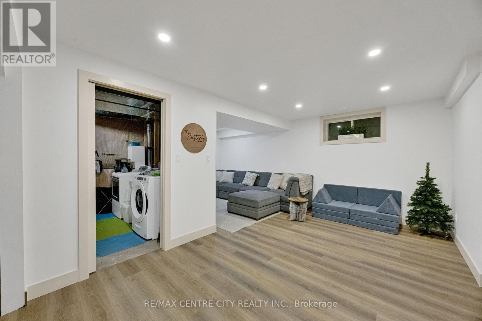 6929 Vallas Circle, London South (South V), Ontario  N6P 0V4 - Photo 29 - X12710592